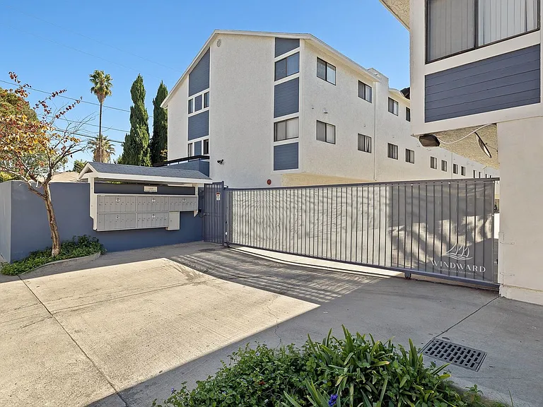 14543 Burbank Blvd — Photo 20