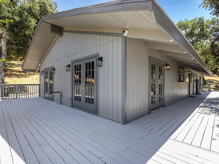 19235 Cachagua Rd — Photo 2