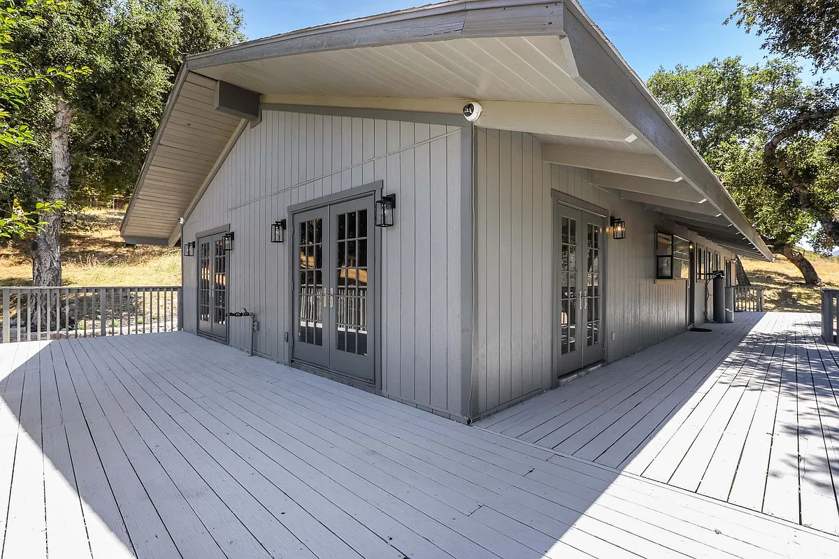 Building Photo - 19235 Cachagua Rd