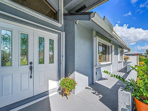 3rd image of 62 W Palm Drive