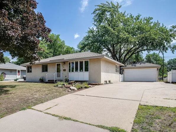 6181 6th St NE, Fridley, MN 55432