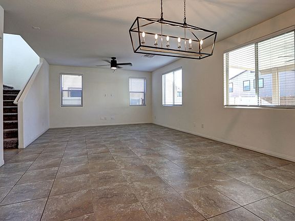 3rd image of 5853 Lavender Breeze St