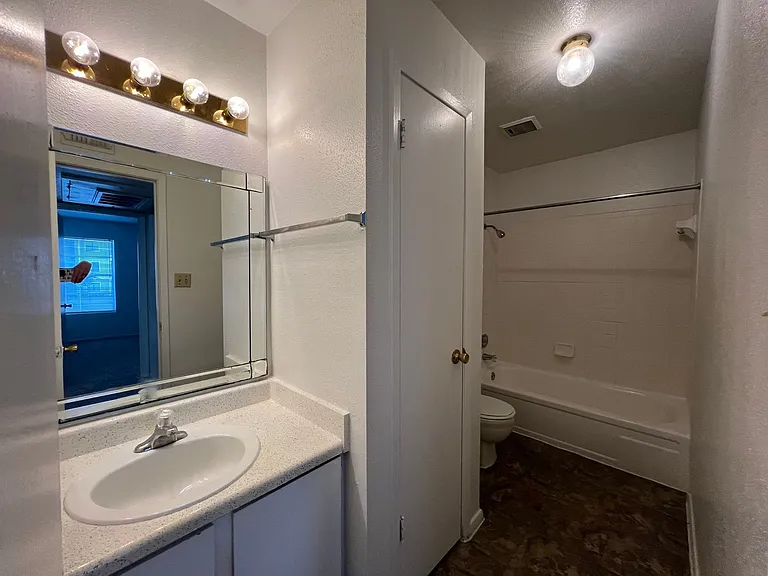 Cypresswood Apartments — Photo 9