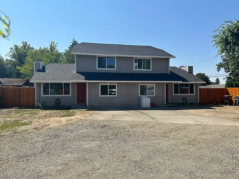 1730 NE Darby St — Photo 2