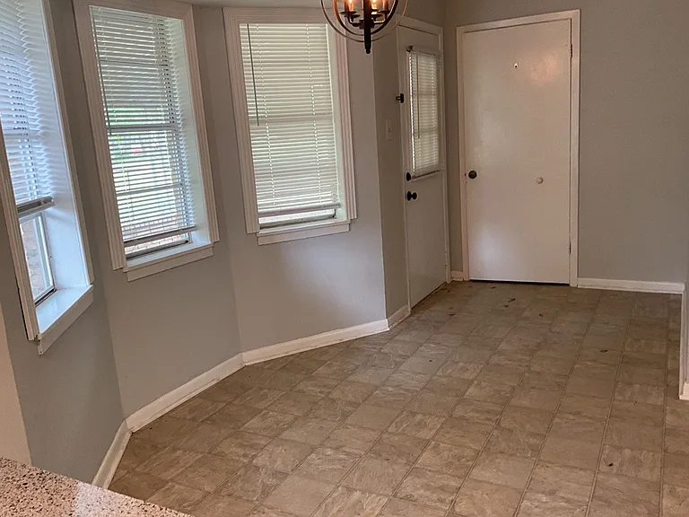 2 Ouida Cir — Photo 3