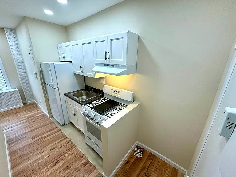 150 W 179th St #4B — Photo 3