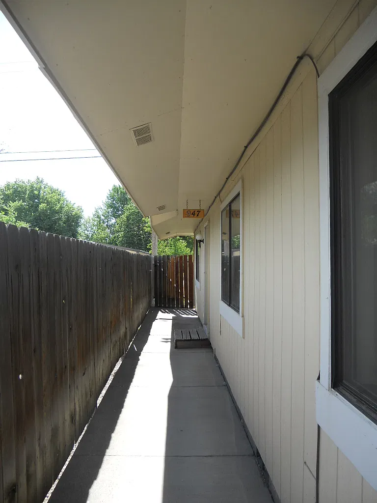1 bed, 900 sqft, $750 — Photo 2