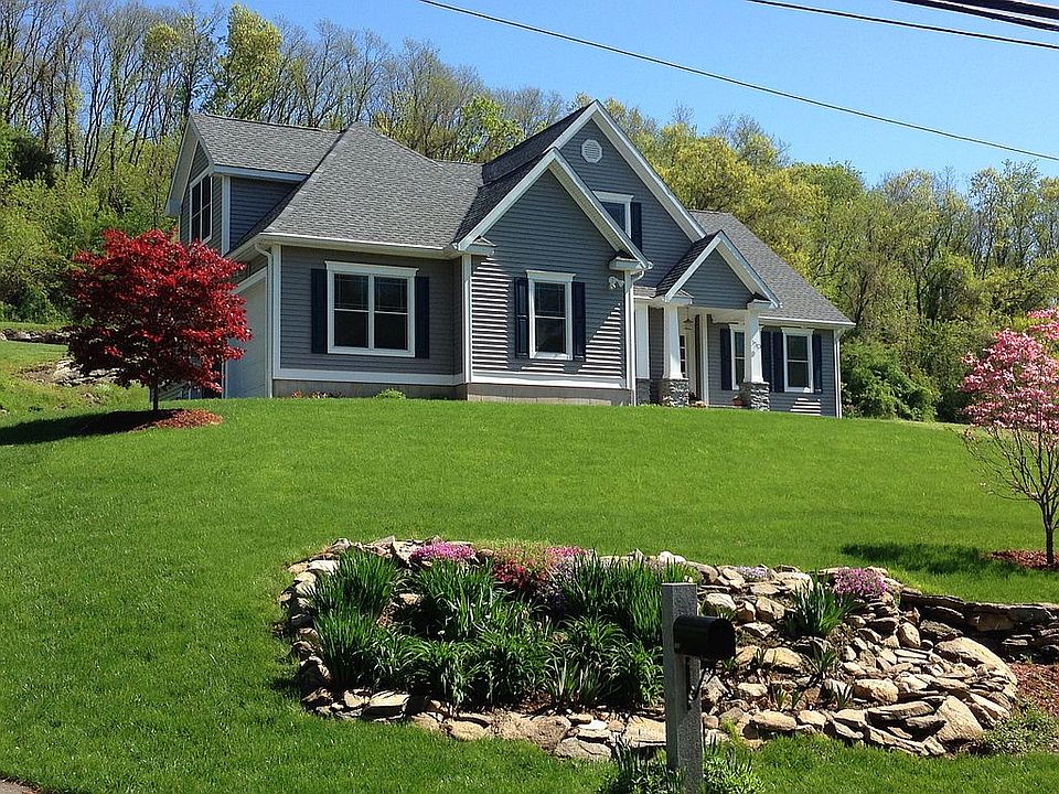 2nd image of 150 Cox Rd
