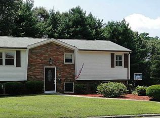 122 Harvard St, Cranston, RI 02920