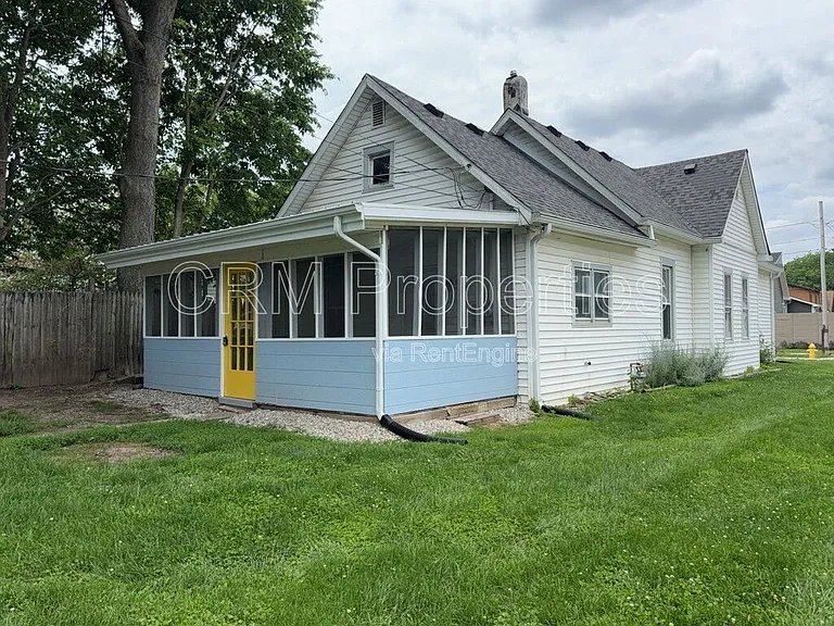 1339 Division St — Photo 24