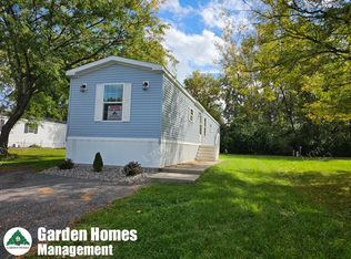 100 Millstream Ct, Clark Mills, NY 13321