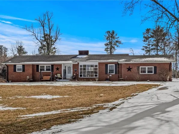 3937 W Old Us Highway 421, Hamptonville, NC 27020