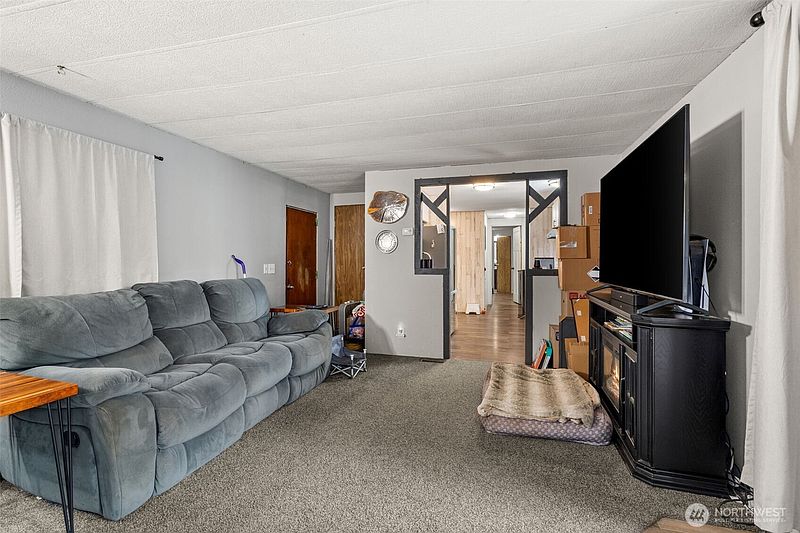 4th image of 11510 6th Avenue SE