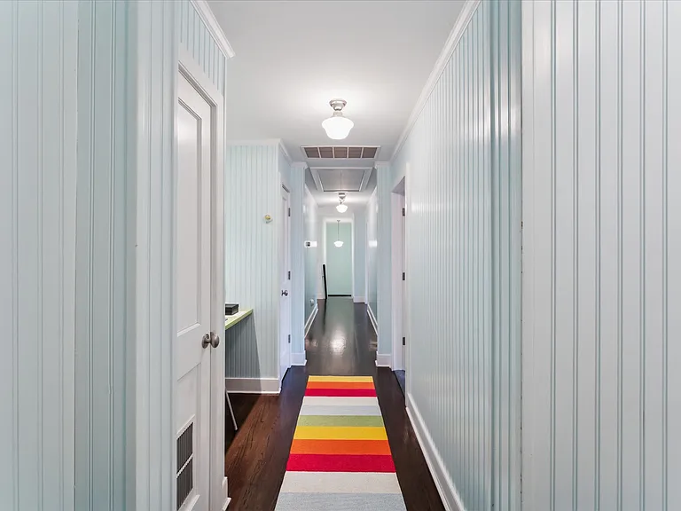 325 Narrow Ln — Photo 16