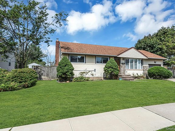 2nd image of 581 Plainview Road