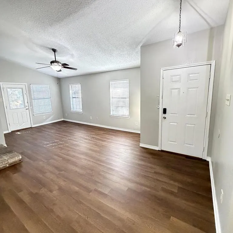 5304 Waterford — Photo 3