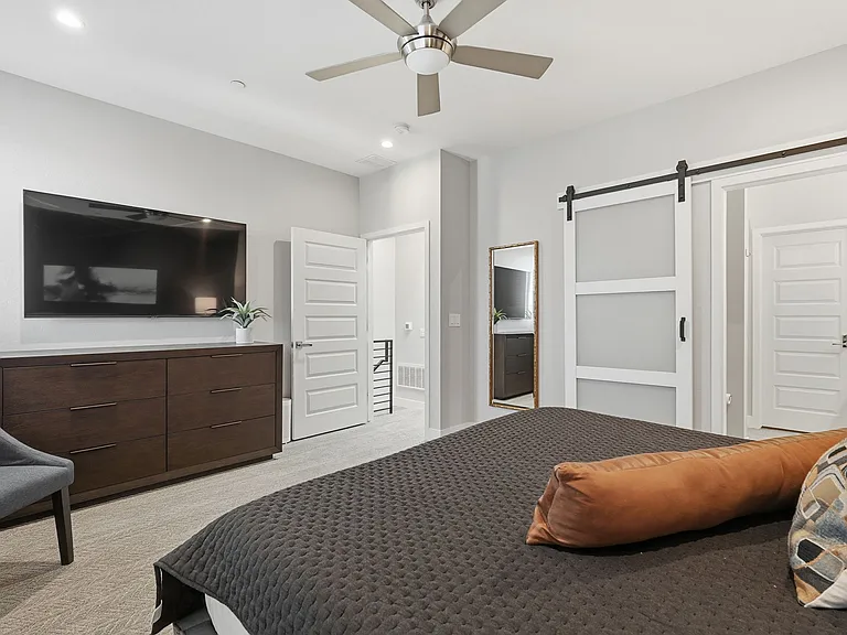 820 N 8th Ave #17 — Photo 24