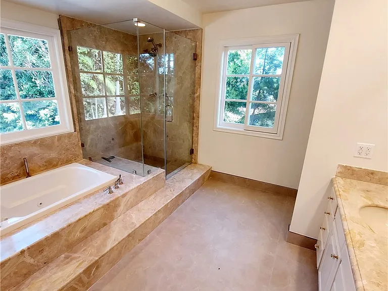 16545 Park Lane Cir — Photo 23