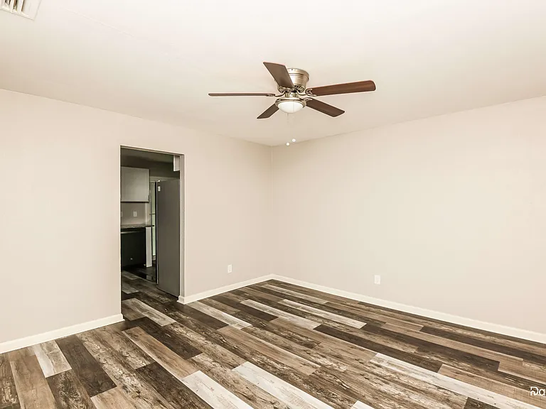 6431 Moonhill Dr — Photo 5