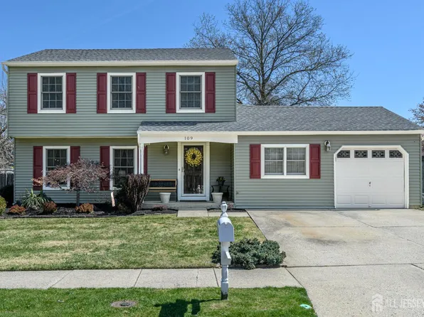 109 Concord Cir, Howell, NJ 07731