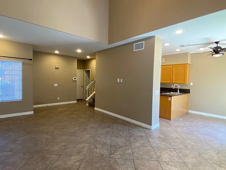 12488 Creekview Dr — Photo 3