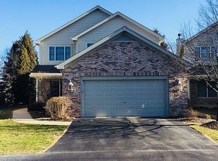 808 Village Rd, Crystal Lake, IL 60014