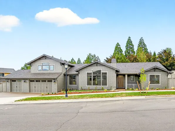4055 Sunleaf Ave, Medford, OR 97504