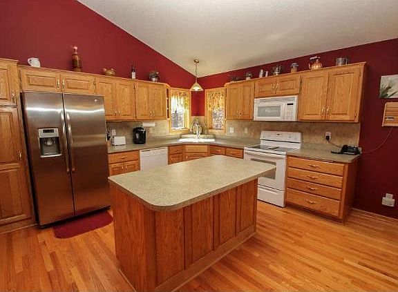 4th image of 15964 Yellow Pine St NW