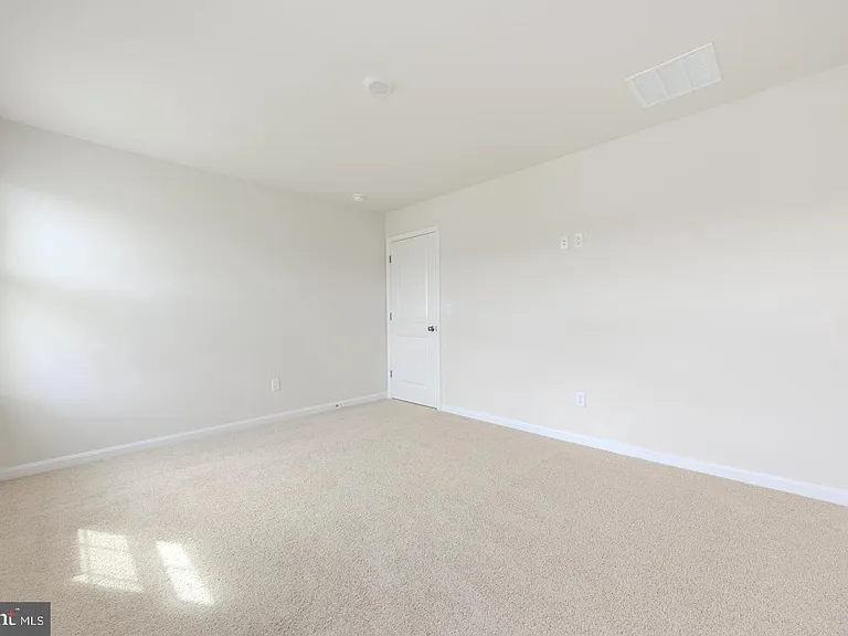 110 Charing Cross Dr — Photo 16