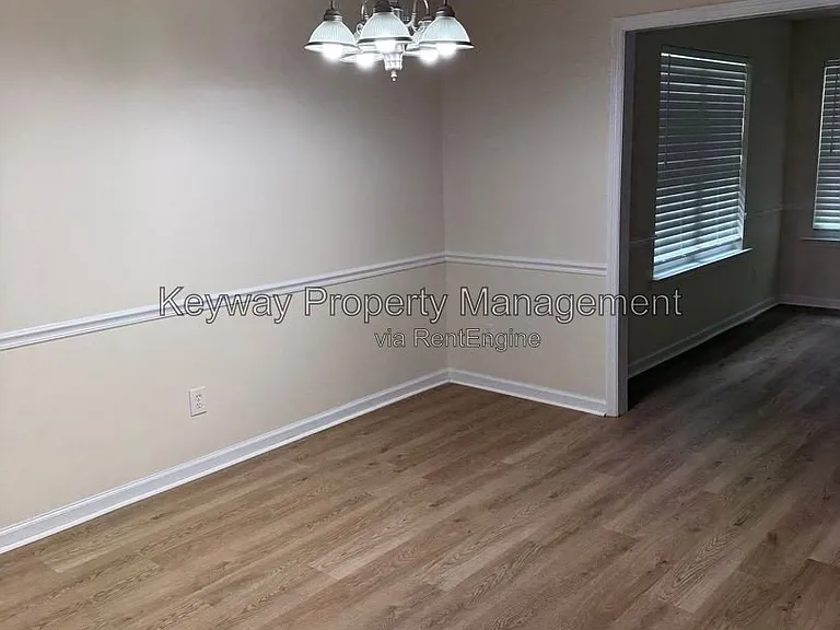 615 Goodale Ln — Photo 4