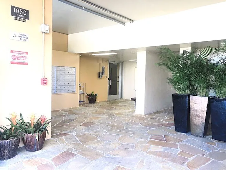 1050 Kinau St #806 — Photo 15