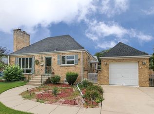 806 S Elmhurst Rd, Mount Prospect, IL 60056