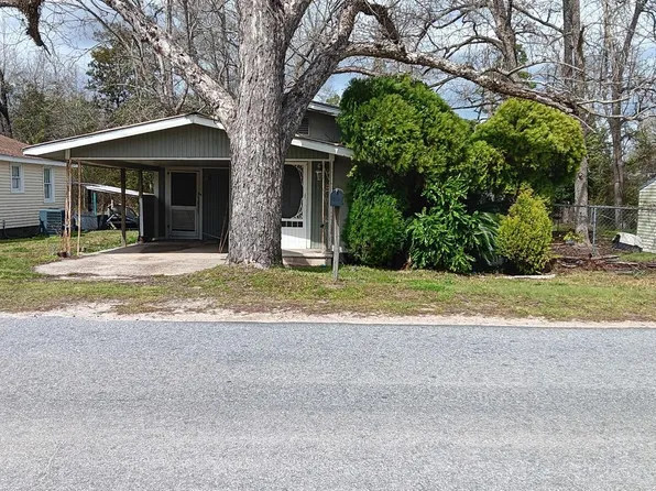 1352 Watts Ave, Chipley, FL 32428
