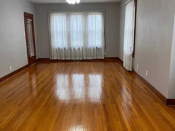 3213 Champaign Ave, Mattoon, IL 61938