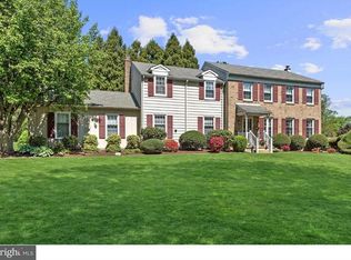 257 Carriage Hill Dr, Moorestown, NJ 08057