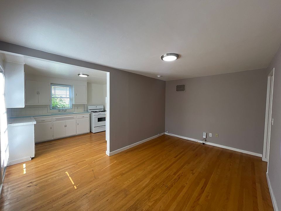 1st image of 864 York St #5