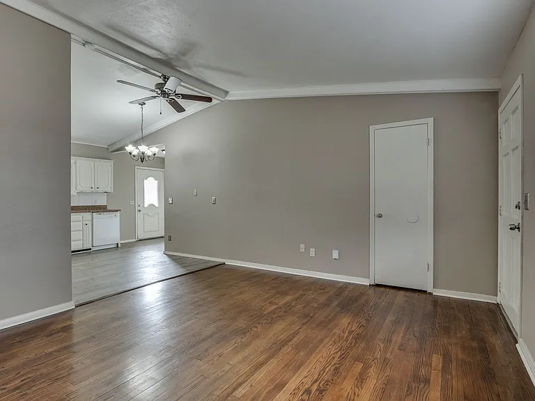 1432 SW 61st Ter — Photo 11