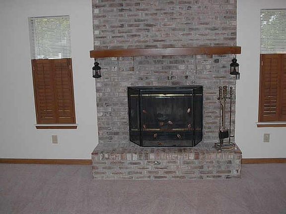 3rd image of 3645 Bearwood Dr