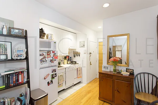 Rented by LC Lemle Real Estate Group | media 22