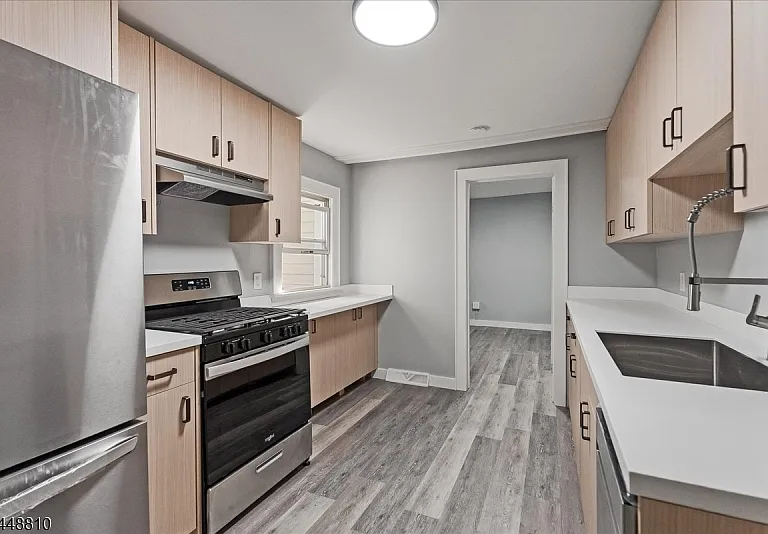 4 Maple St — Photo 5