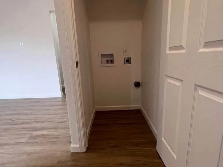 456 B St #13 — Photo 10