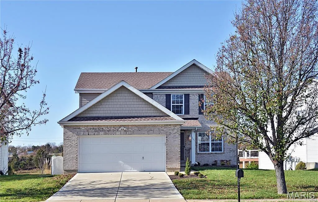3 bed, 2.5 bath, 1850 sqft, $2,400 — Photo 1