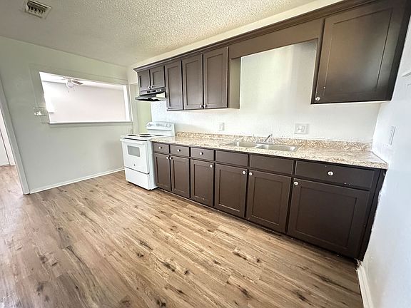 5th image of 715 N 20th St APT 10