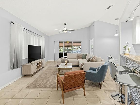 2nd image of 2095 Bonisle Circle