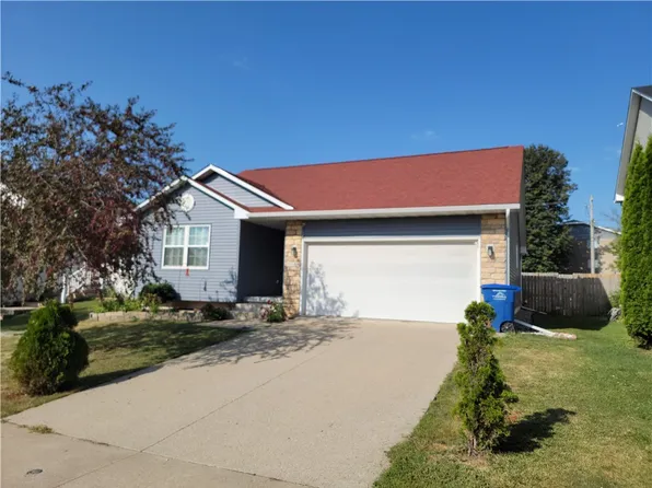 2530 Whispering Ridge Dr, Des Moines, IA 50320