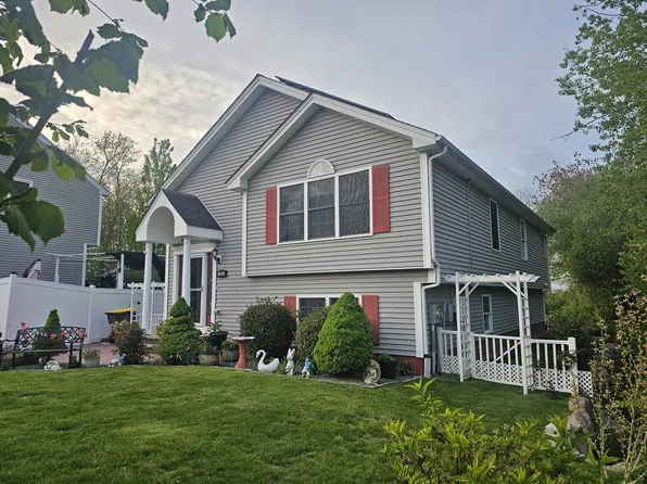 540 Stevens St, Fall River, MA 02721