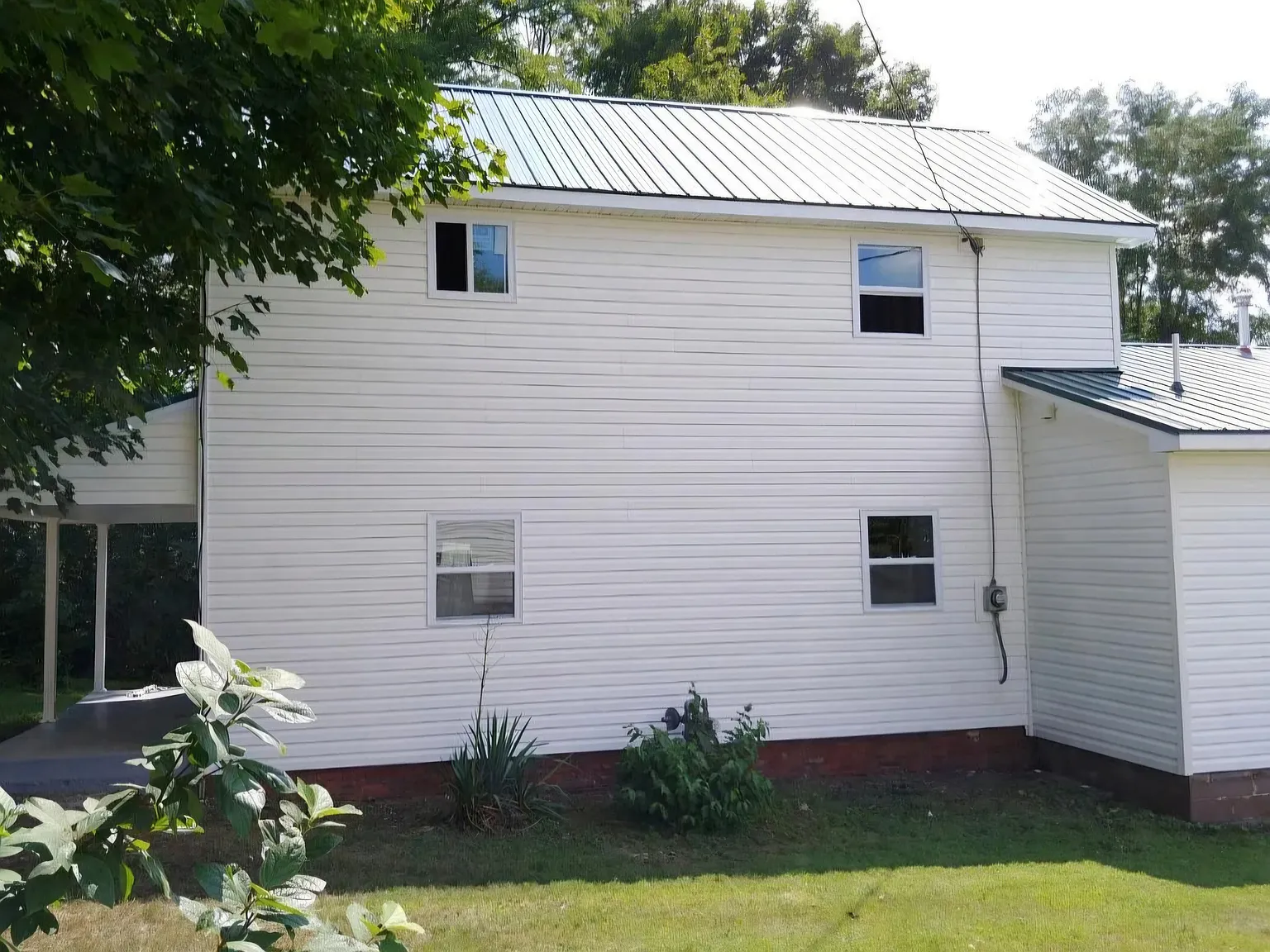 257 N Winchester Ave — Photo 4