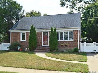 124 Chicago Ave, Massapequa, NY 11758
