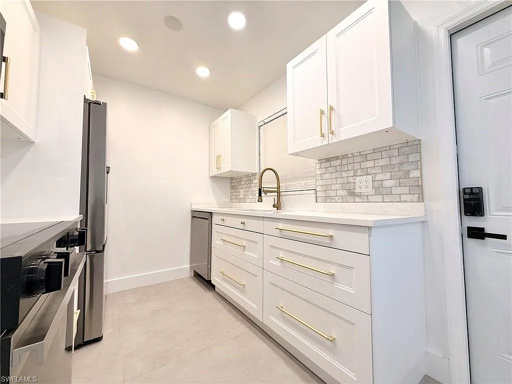 3 bed, 3.0 bath, 1167 sqft, $3,495 — Photo 2