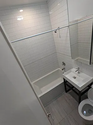 Rented by Delmark Realty LLC | media 28